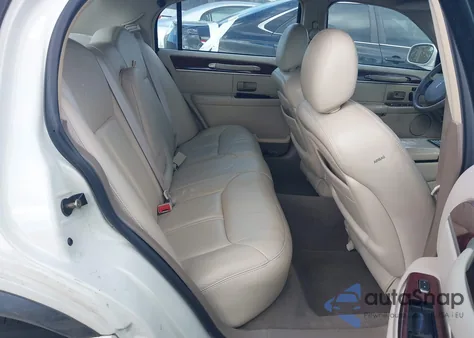 2005 Lincoln Town Car Signature Limited из США, поврежденный, VIN 1LNHM82W15Y610162